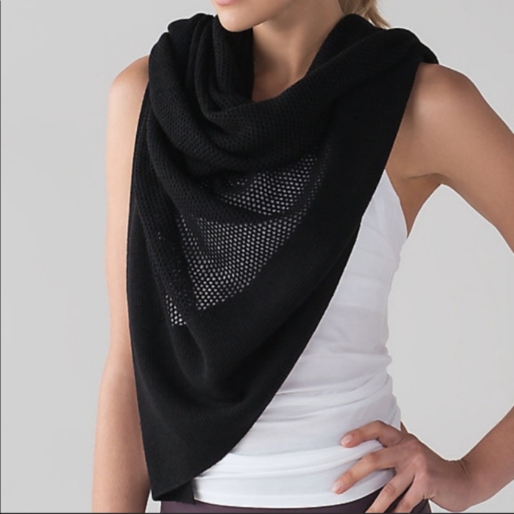 NWOT Lululemon Padma Scarf black merino wool shawl wrap shrug - Picture 3 of 8